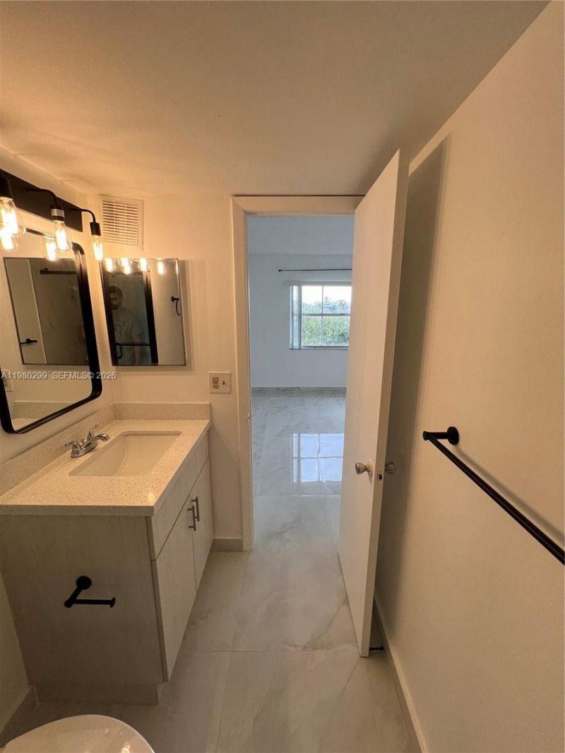 8260 SW 210th St , Unit 302, Cutler Bay, FL 33189 Photo