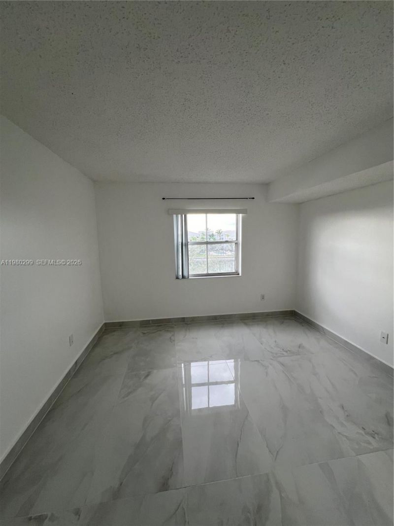 8260 SW 210th St , Unit 302, Cutler Bay, FL 33189 Photo