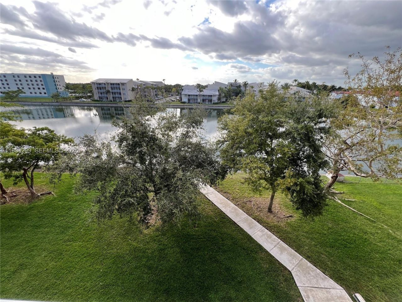 8260 SW 210th St , Unit 302, Cutler Bay, FL 33189 Photo