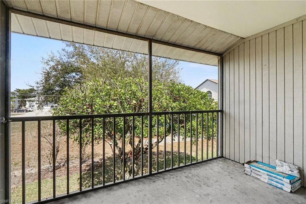 423 Cape Coral Pkwy W, Unit 203 (207), Cape Coral, FL 33914 Photo