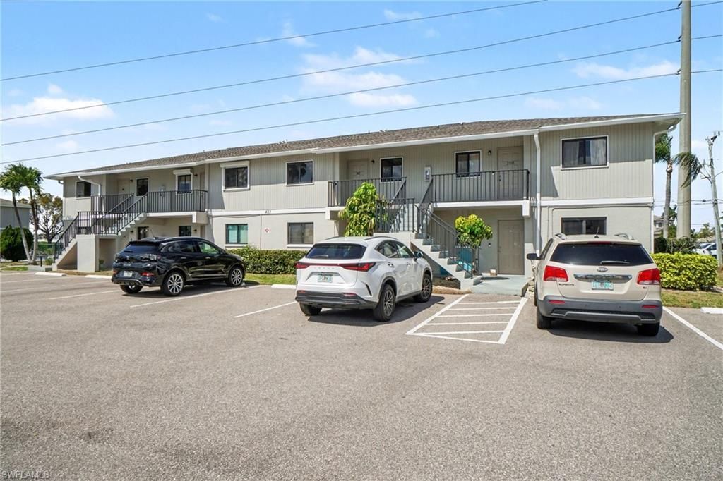 423 Cape Coral Pkwy W, Unit 203 (207), Cape Coral, FL 33914 Photo