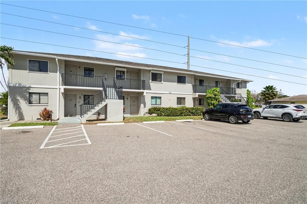 423 Cape Coral Pkwy W, Unit 203 (207), Cape Coral, FL 33914 Photo