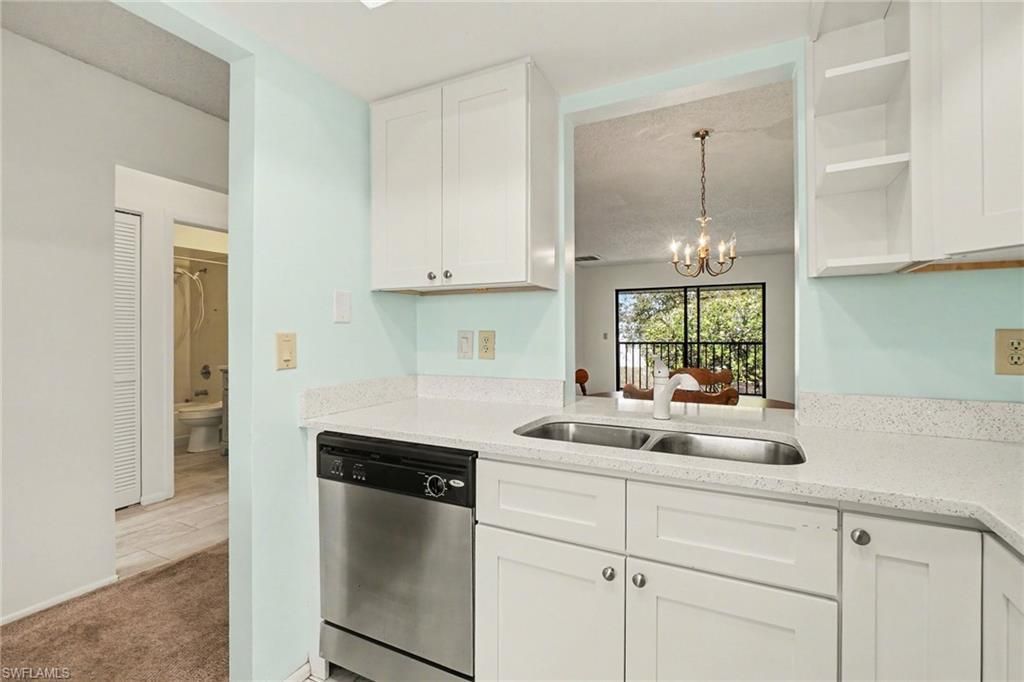 423 Cape Coral Pkwy W, Unit 203 (207), Cape Coral, FL 33914 Photo