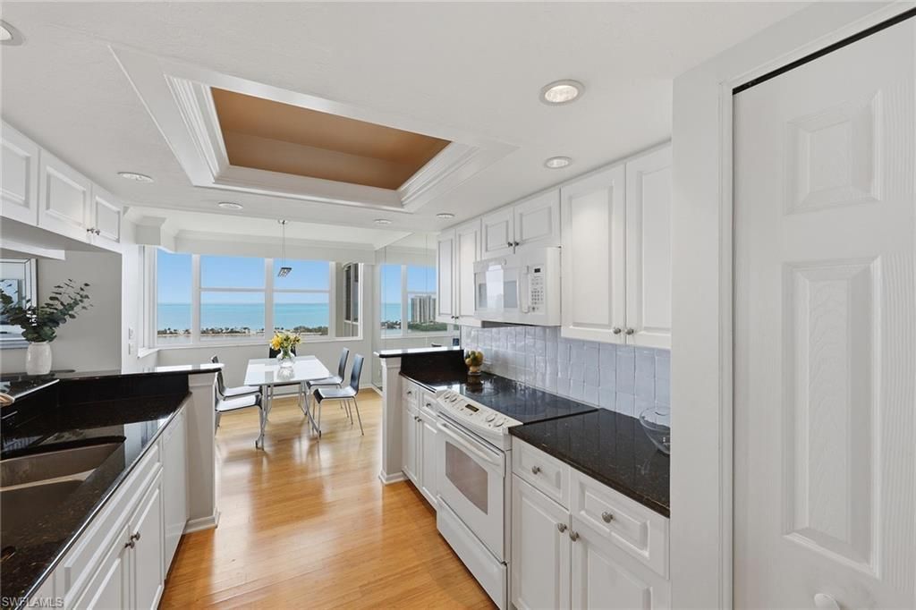 5550 Heron Point Dr, Unit 1604, Naples, FL 34108 Photo