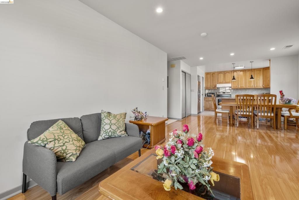 1050 Kains Ave., Unit B1(3), Albany, CA 94706 Main Photo