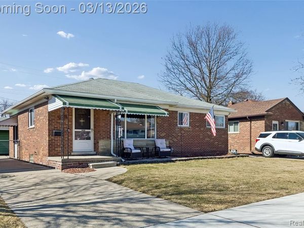 25907 Harmon Street, St. Clair Shores, MI 48081