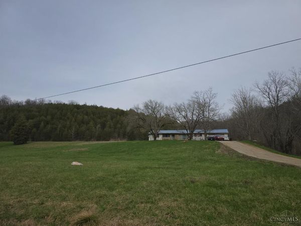 1922 St Rt 136, Manchester, OH 45144