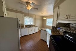 1183 Sawyer Street  photo 4