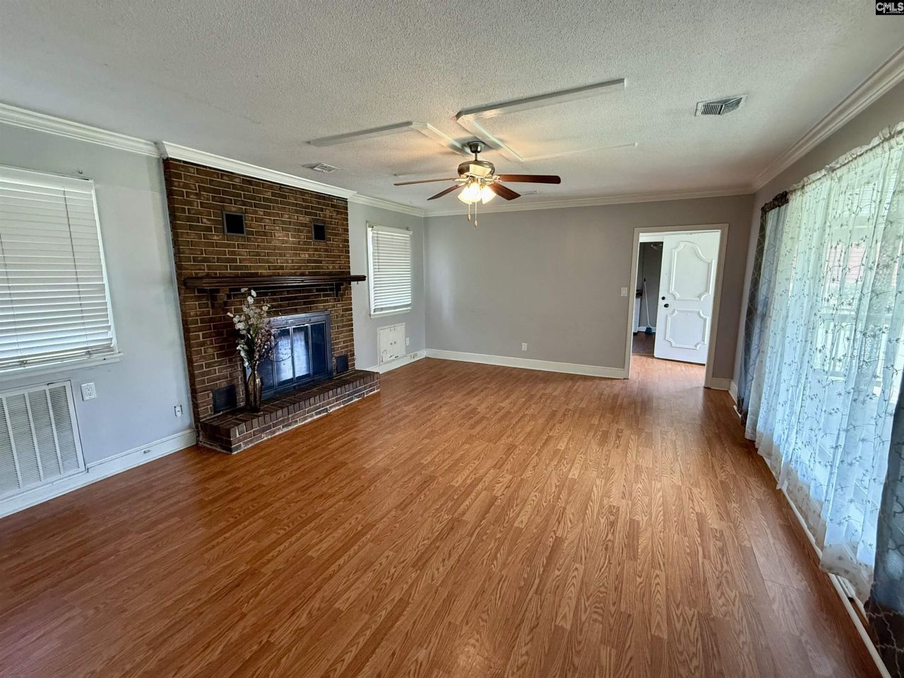 1183 Sawyer Street  Photo 5