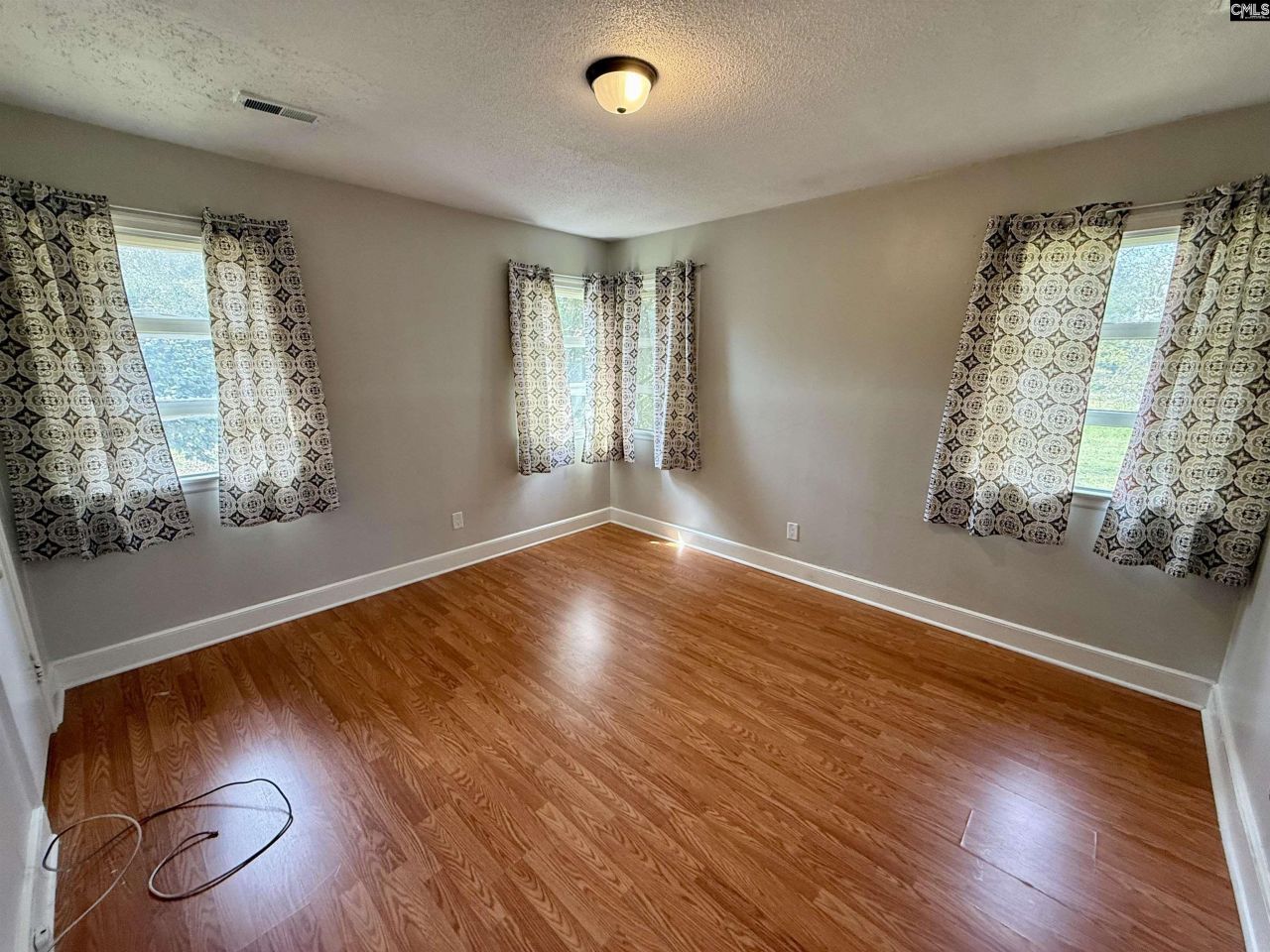 1183 Sawyer Street  Photo 7