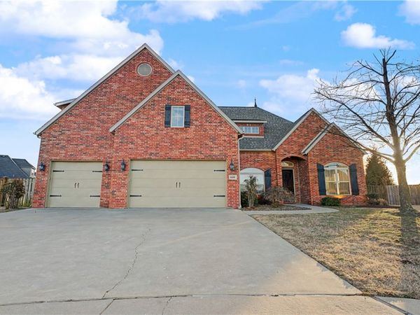 6508 S 38th Street, Rogers, AR 72758