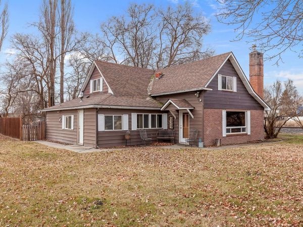 205 E 1st Ave, Spangle, WA 99031