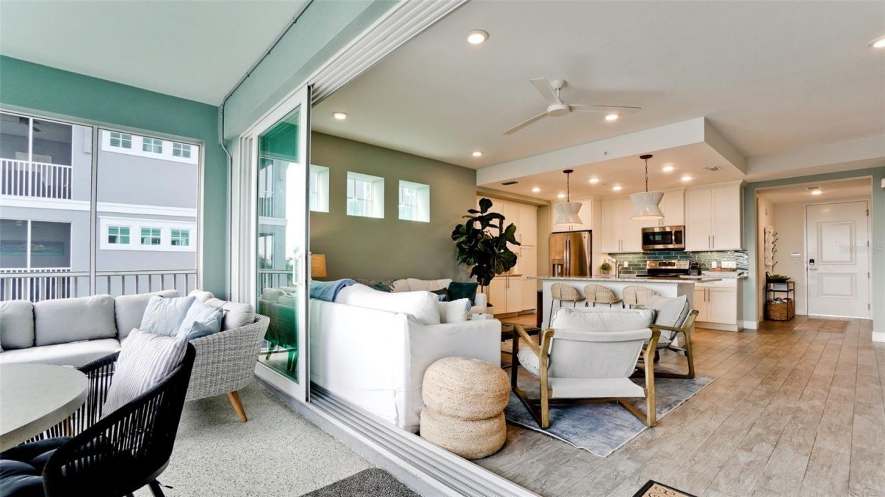 379 Aruba Circle , Unit 303, Bradenton, FL 34209 Photo