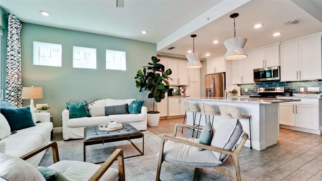 379 Aruba Circle , Unit 303, Bradenton, FL 34209 Photo