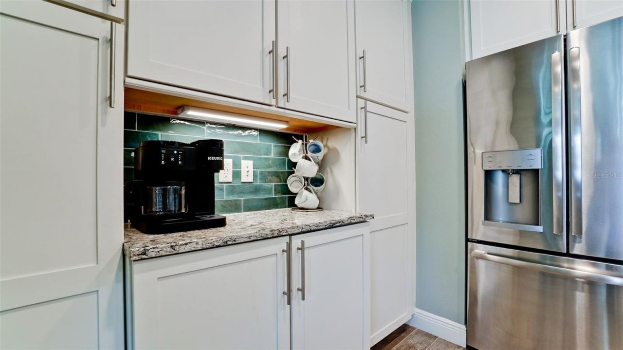 379 Aruba Circle , Unit 303, Bradenton, FL 34209 Photo