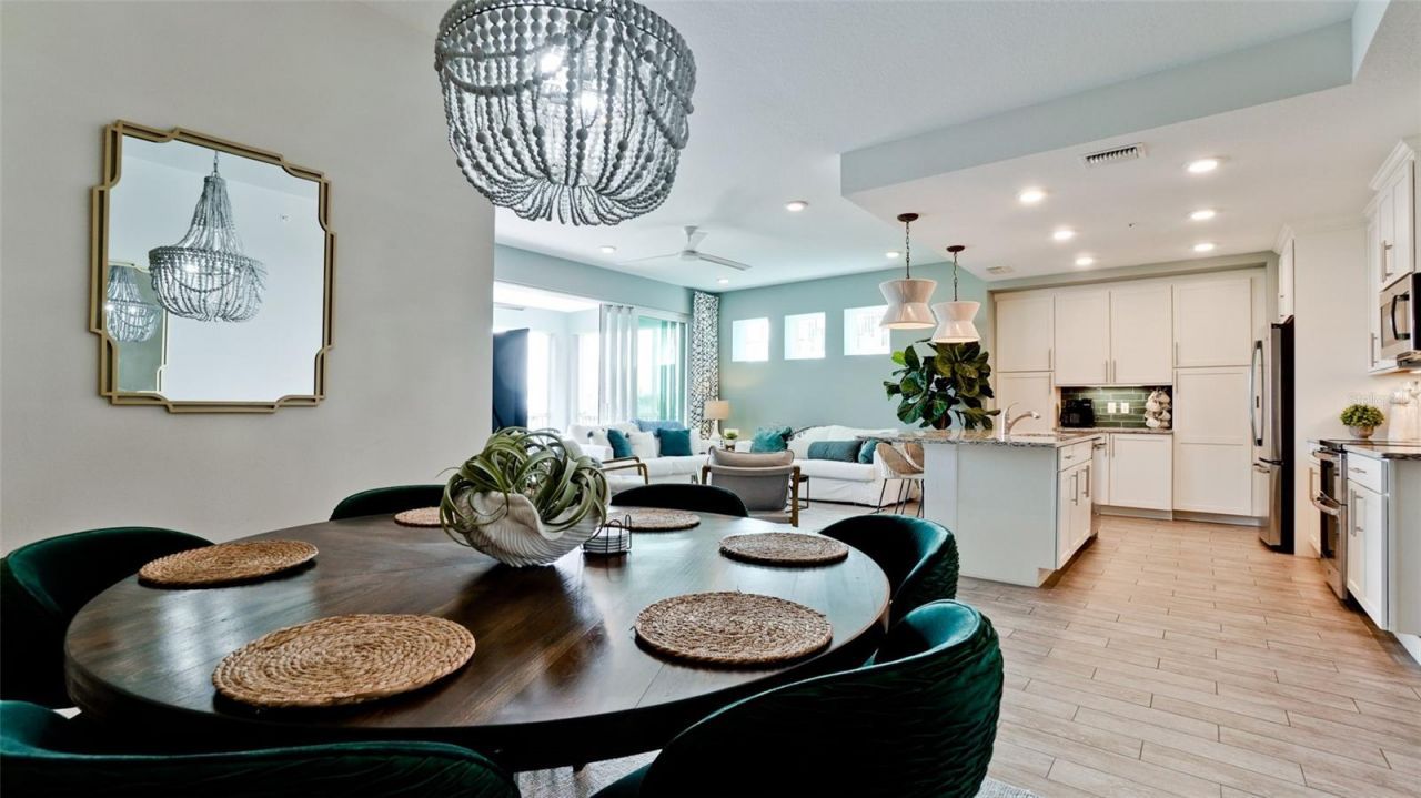 379 Aruba Circle , Unit 303, Bradenton, FL 34209 Photo