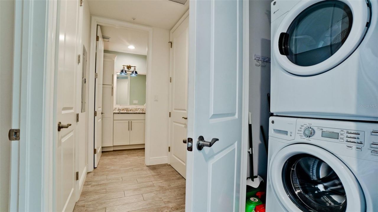 379 Aruba Circle , Unit 303, Bradenton, FL 34209 Photo