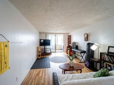 2841 Somerset Dr, Unit 307, Lauderdale Lakes, FL 33311