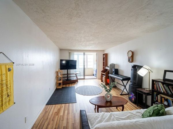 2841 Somerset Dr, Unit 307, Lauderdale Lakes, FL 33311