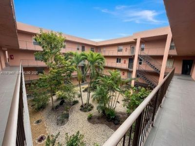 2841 Somerset Dr, Unit 307, Lauderdale Lakes, FL 33311 Photo
