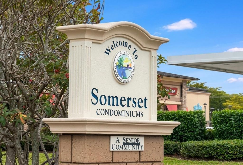 2841 Somerset Dr, Unit 307, Lauderdale Lakes, FL 33311 Photo