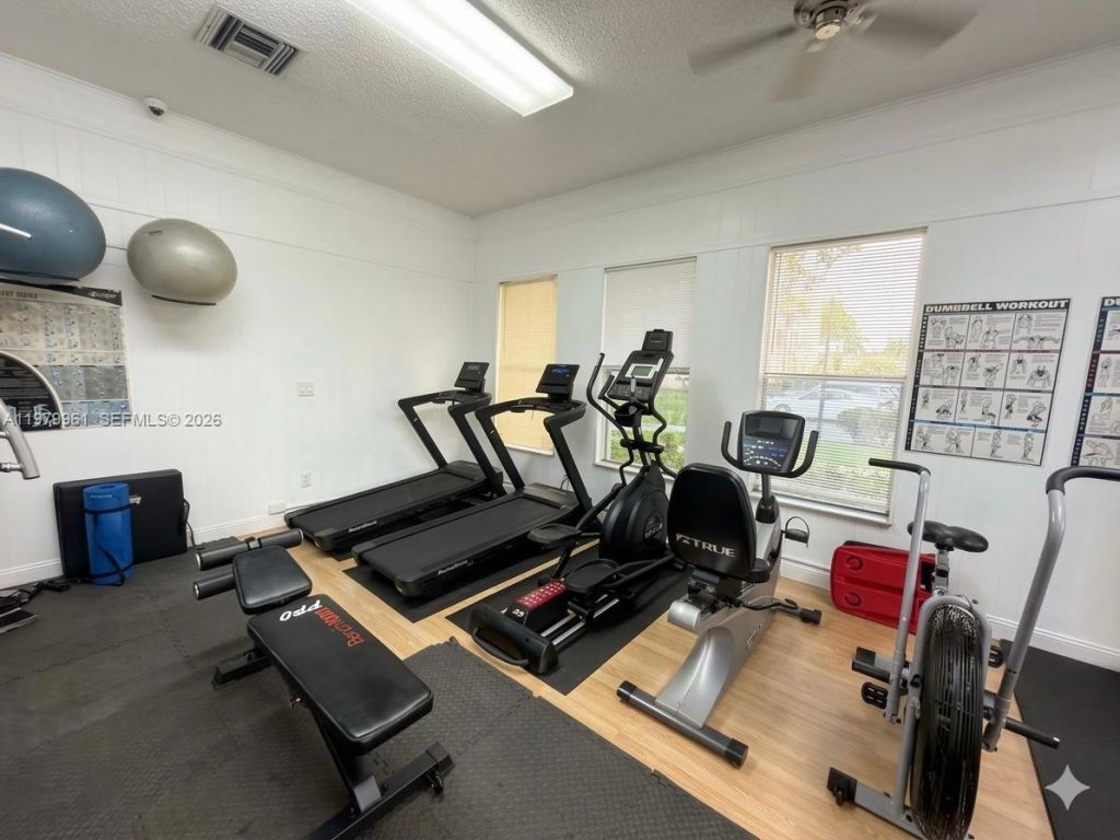 2841 Somerset Dr, Unit 307, Lauderdale Lakes, FL 33311 Photo