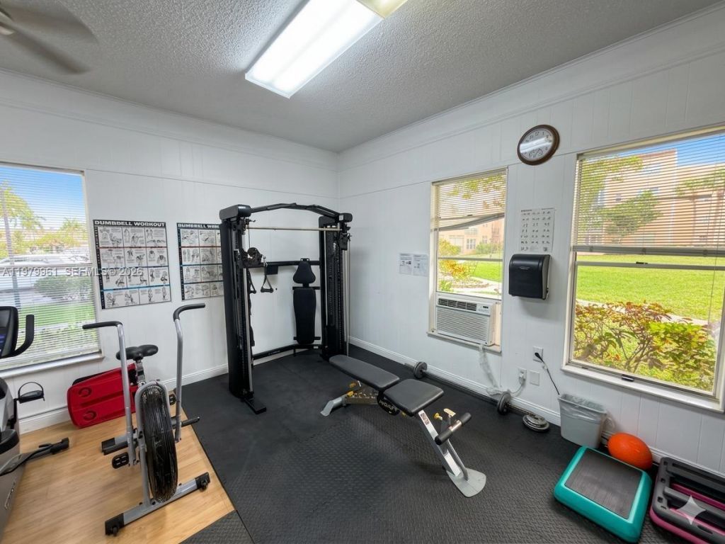 2841 Somerset Dr, Unit 307, Lauderdale Lakes, FL 33311 Photo