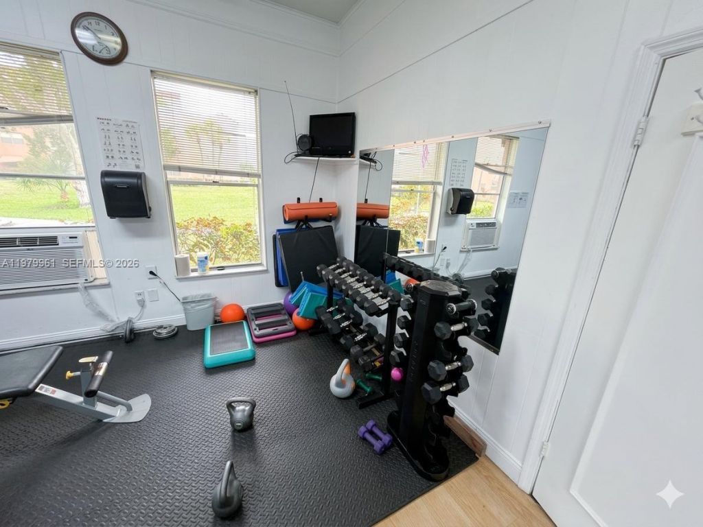 2841 Somerset Dr, Unit 307, Lauderdale Lakes, FL 33311 Photo