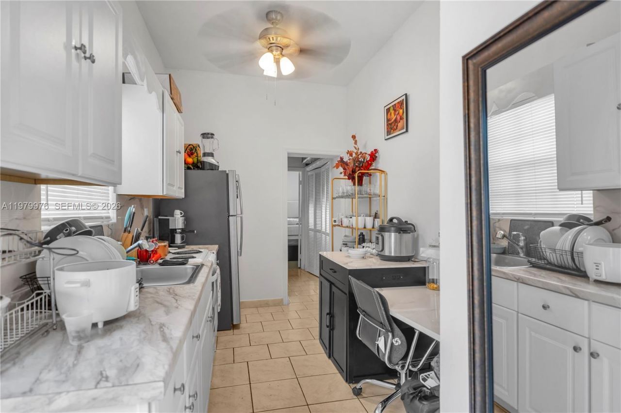 2900 SW 19th St , Miami, FL 33145 Photo