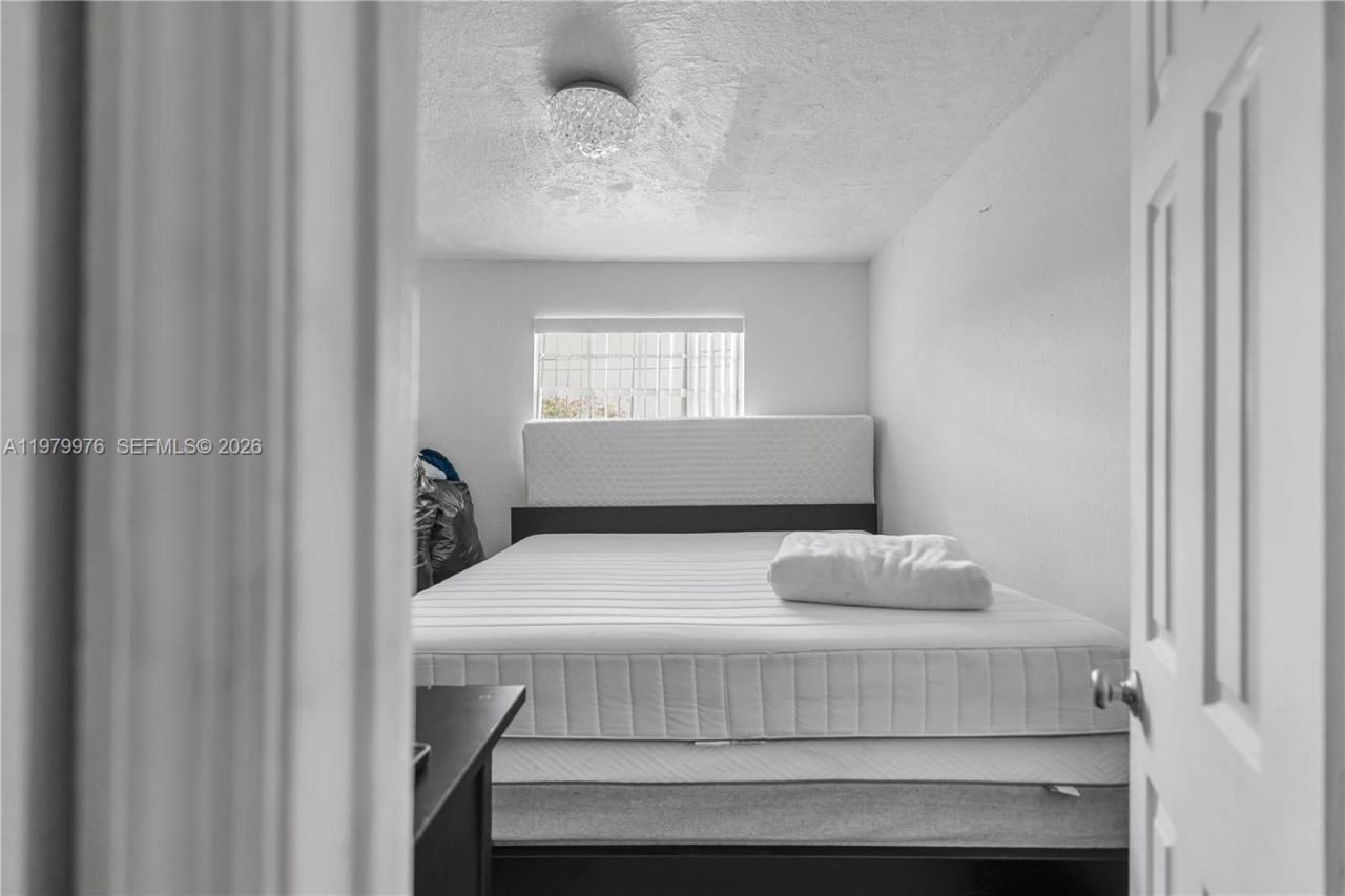 2900 SW 19th St , Miami, FL 33145 Photo