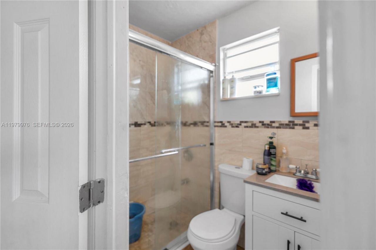 2900 SW 19th St, Miami, FL 33145 Photo