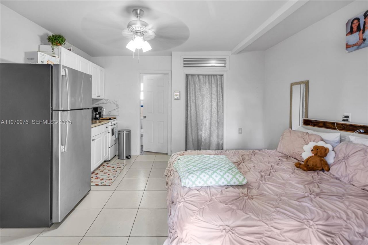 2900 SW 19th St , Miami, FL 33145 Photo