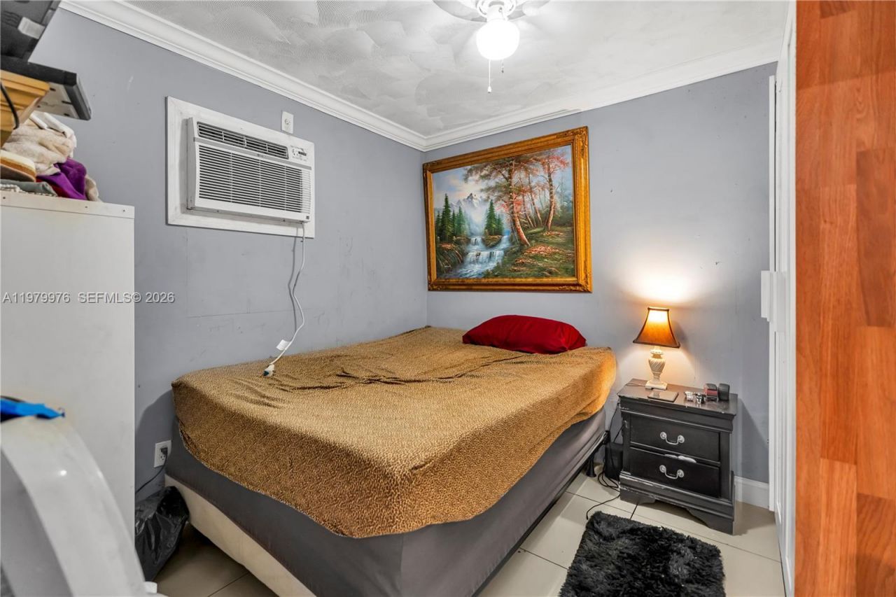 2900 SW 19th St , Miami, FL 33145 Photo