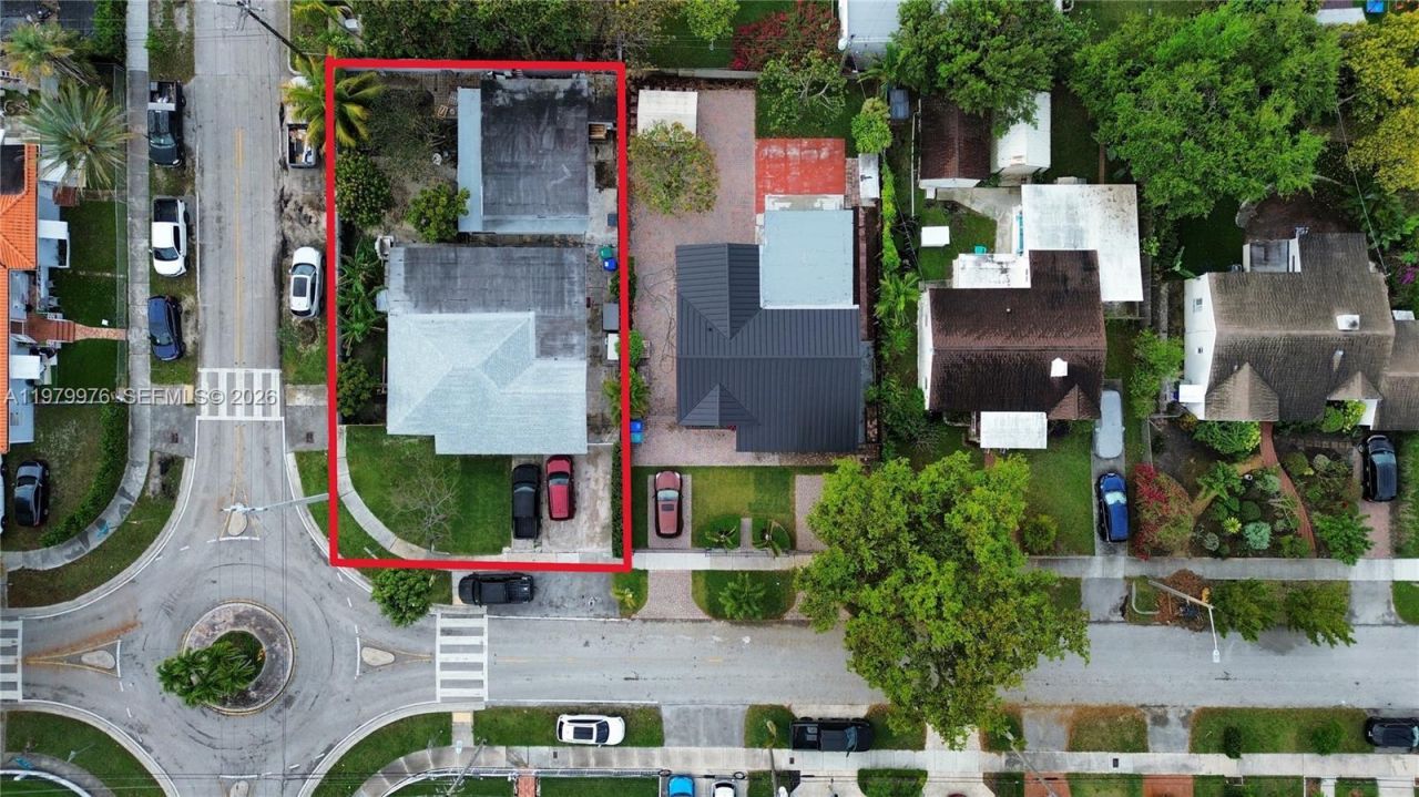 2900 SW 19th St, Miami, FL 33145 Photo