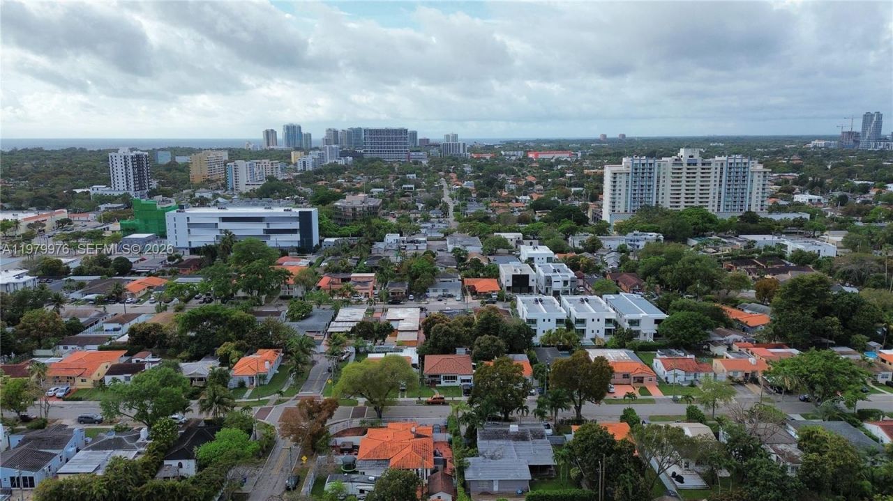 2900 SW 19th St, Miami, FL 33145 Photo