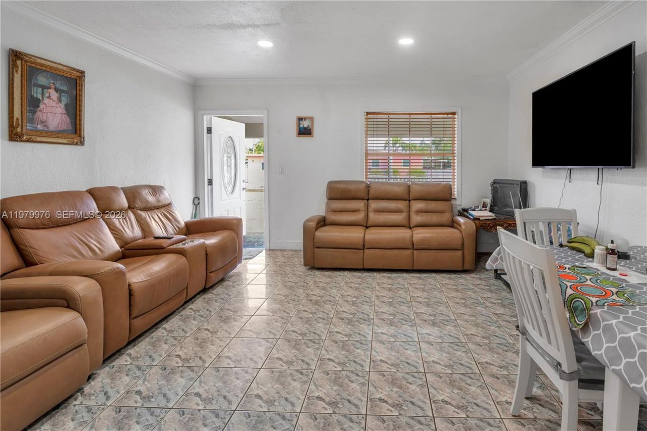 2900 SW 19th St , Miami, FL 33145 Photo