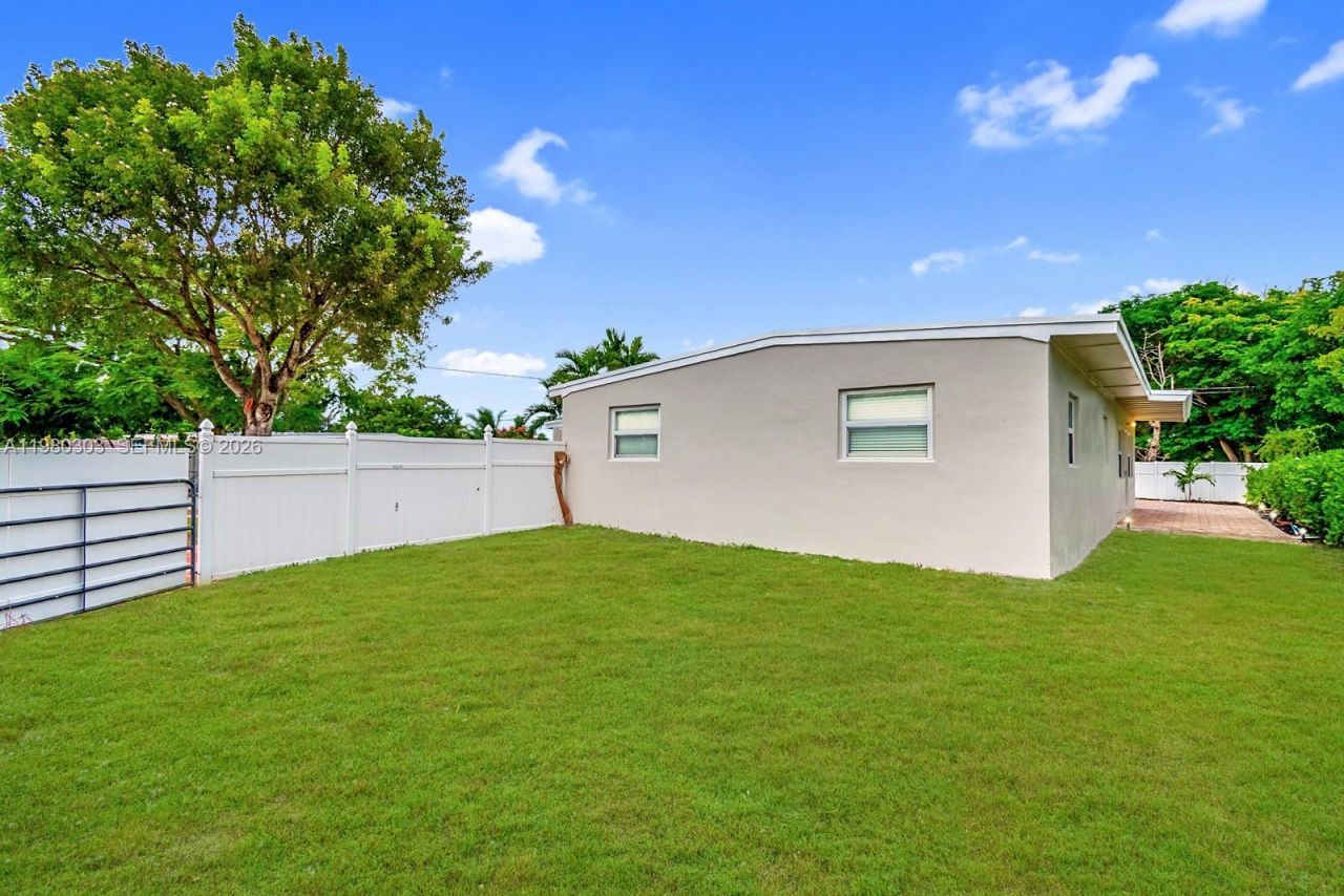 3137 SW 15th St , Fort Lauderdale, FL 33312 Photo