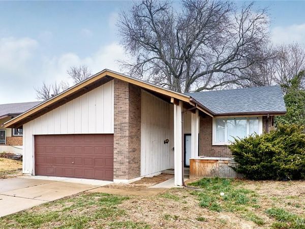 1622 Barkwood Drive , Florissant, MO 63031