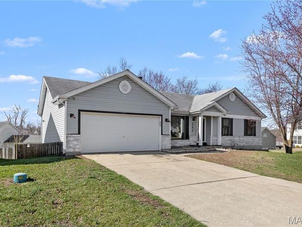 262 Royallsprings Parkway, O'Fallon, MO 63368