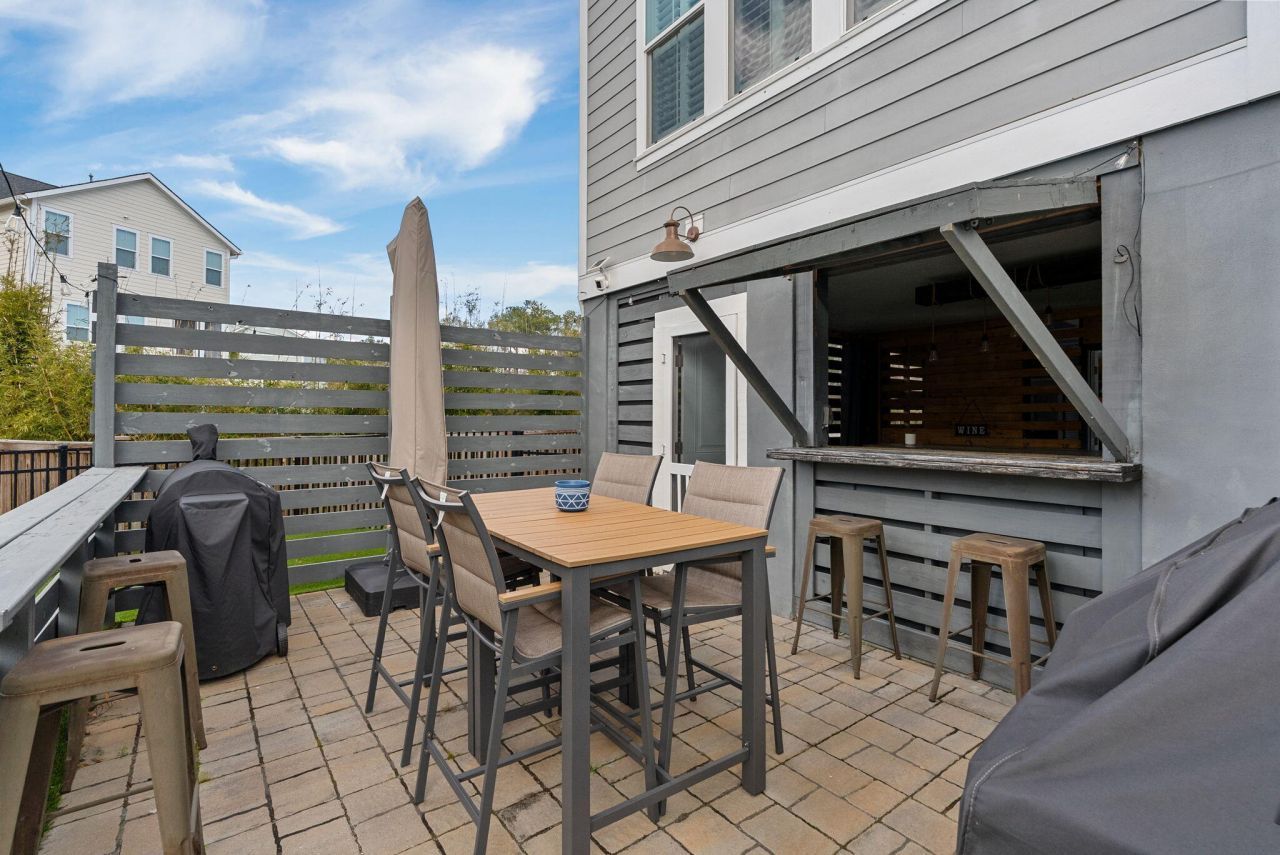 2410 Lieutenant Dozier Drive Photo 4