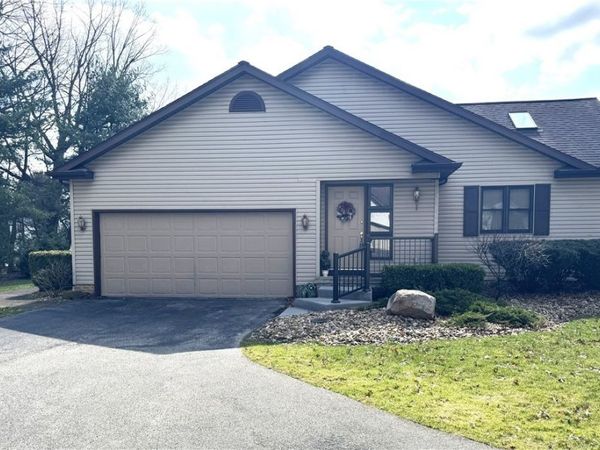 1151 Surrey Point Drive , Warren, OH 44484