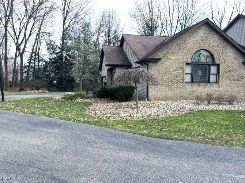 1151 Surrey Point Drive , Warren, OH 44484 Photo 3