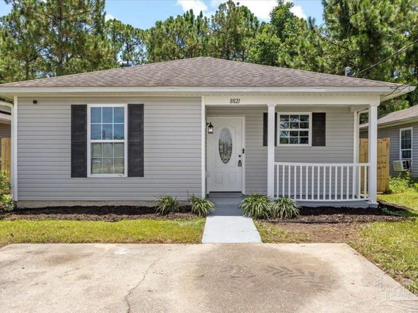 8821 Camshire Cir, Pensacola, FL 32507