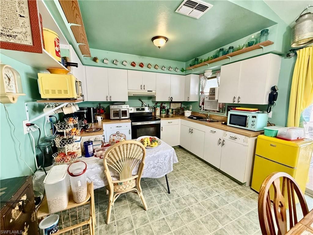 2253 8th Ct, Lehigh Acres, FL 33936 Photo