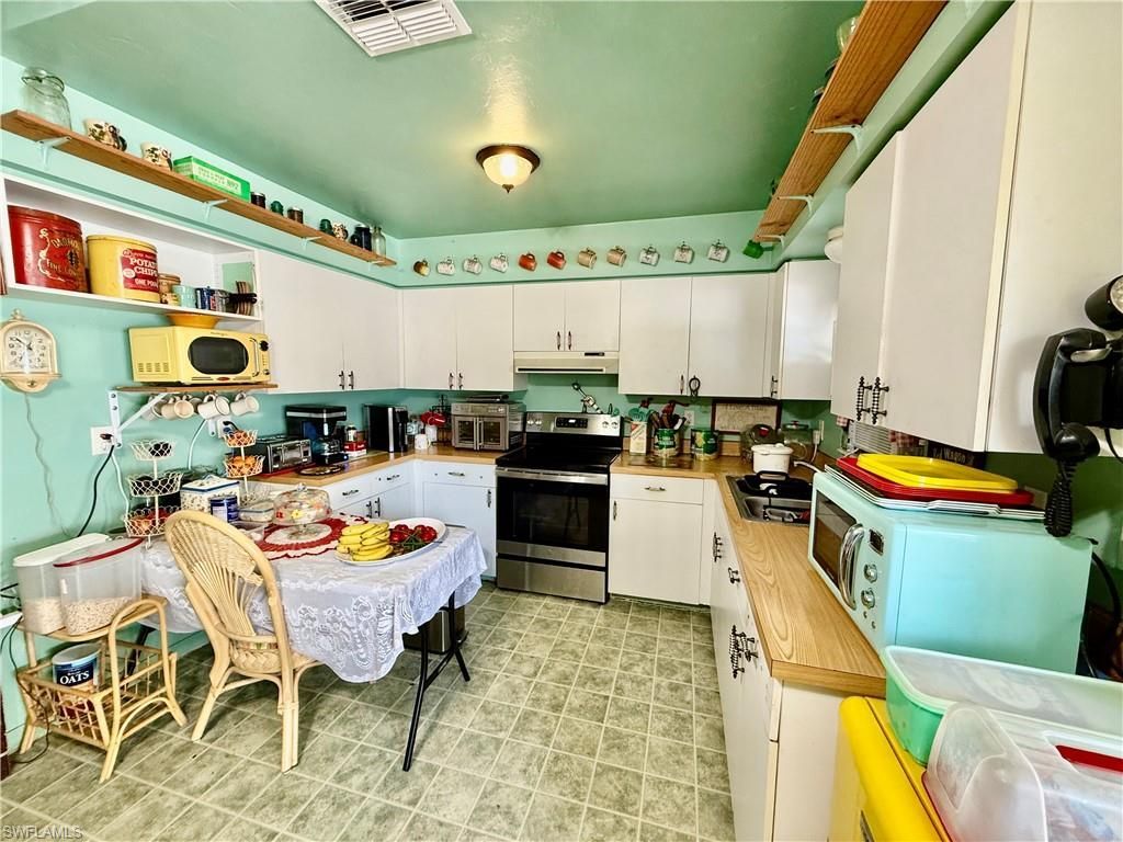 2253 8th Ct, Lehigh Acres, FL 33936 Photo