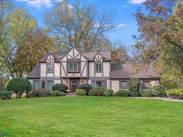 7 Lexington Ave, Branchburg, NJ 08853