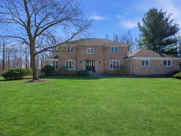 50 Pinewood Cres, Berkeley Heights, NJ 07922
