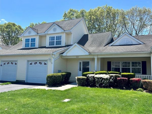 1403 Pebble Beach Path , Riverhead, NY 11901