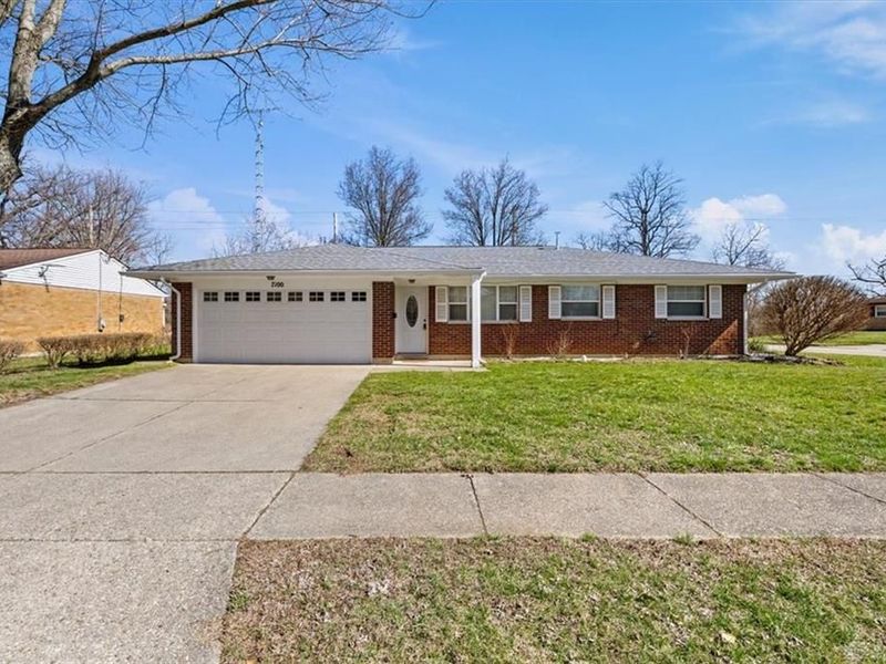 7100 Chatlake Drive, Dayton, OH 45424 Photo 1