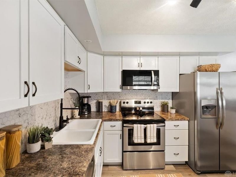 7100 Chatlake Drive, Dayton, OH 45424 Photo 11